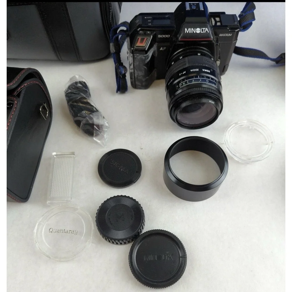 Minolta Maxxum 5000 35mm SLR Camera Sigma 28-70mm Lens 2800 AF Flash Bag Bundle‎